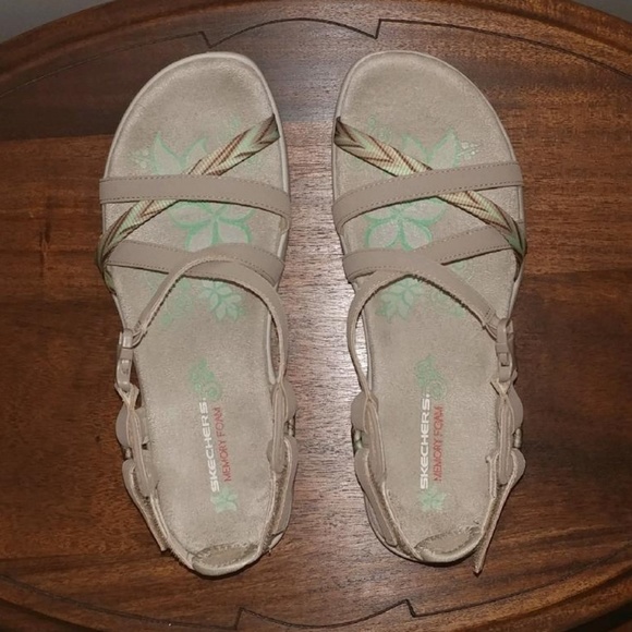 skechers reggae vacay